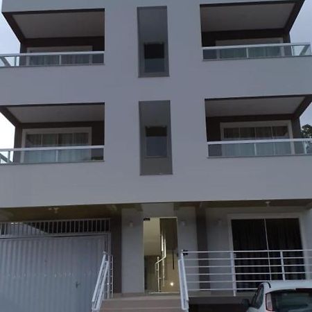 Apartamento Bombinhas Bagian luar foto